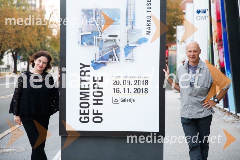  Petra  Bizilj Silva, kustosinja v AS Galeriji;  Marko  Tušek, umetnikOdprtje razstave Geometry of hope v AS Galeriji