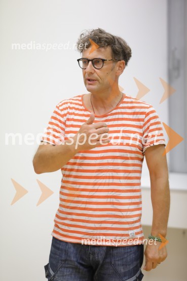  Silvester  Plotajs Sicoe, umetnikOdprtje razstave Geometry of hope v AS Galeriji