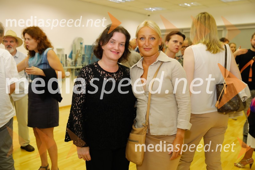  Petra  Bizilj Silva, kustosinja v AS Galeriji; mag. Katarina Klemenc, grafična oblikovalka, Adriatic SlovenicaOdprtje razstave Geometry of hope v AS Galeriji