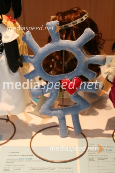 Sončica, oblikovalka Petra GrmekUNICEF-ova dobrodelna dražba Punčk iz cunj