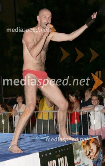 Jože Činč, pevec zabavljaške skupine D'Kwashen RetashyKolosej Maribor 1.obletnica