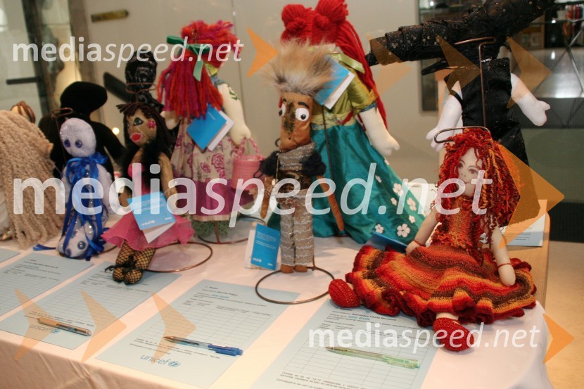 Punčke iz cunjUNICEF-ova dobrodelna dražba Punčk iz cunj