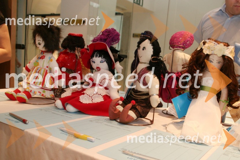 Punčke iz cunjUNICEF-ova dobrodelna dražba Punčk iz cunj