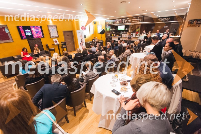 Predstavitev romana Nemirni srci in modna revija