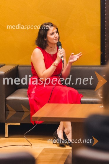 Predstavitev romana Nemirni srci in modna revija