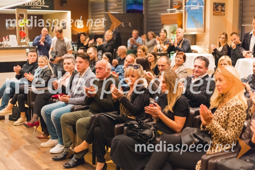 Predstavitev romana Nemirni srci in modna revija