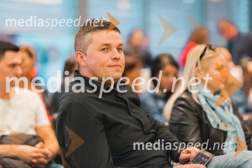 Predstavitev romana Nemirni srci in modna revija