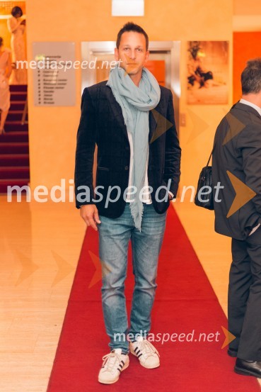 Predstavitev romana Nemirni srci in modna revija