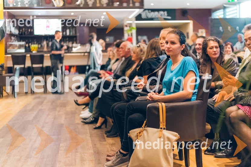 Predstavitev romana Nemirni srci in modna revija