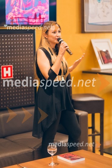 Predstavitev romana Nemirni srci in modna revija