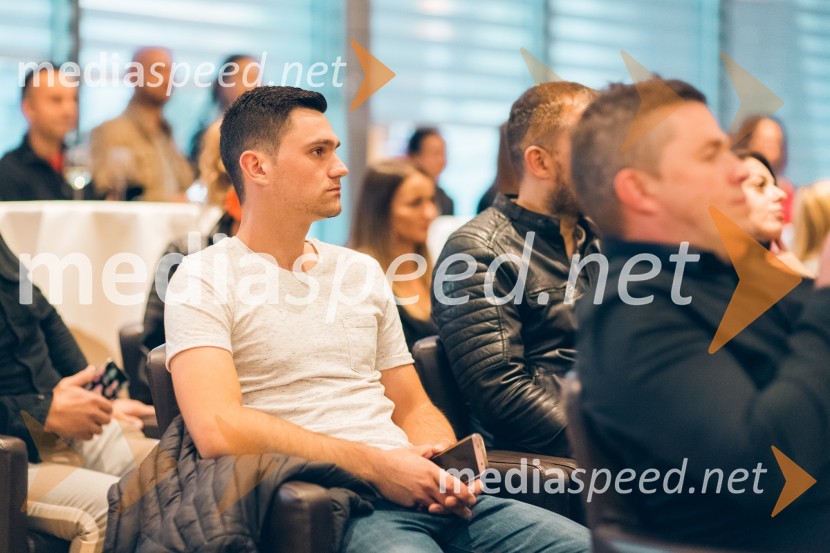 Predstavitev romana Nemirni srci in modna revija