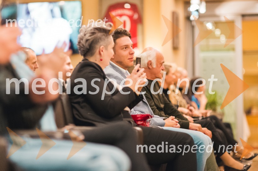 Predstavitev romana Nemirni srci in modna revija