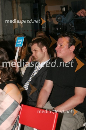 Saša Pušnik, direktor družbe Diners Club Slovenija in Rado Mulej, igralecUNICEF-ova dobrodelna dražba Punčk iz cunj