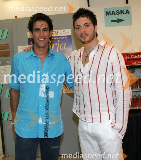 Pevca Domen Kumer in Toše ProeskiMelodije morja in sonca