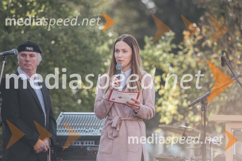  Barbara Sorčan, moderatorka in fizioterapevtka v DEOS centru starejših Notranje Gorice»Mobilnost starejših, z leti gradimo na kvaliteti«, dogodek v centru starejših Medvode