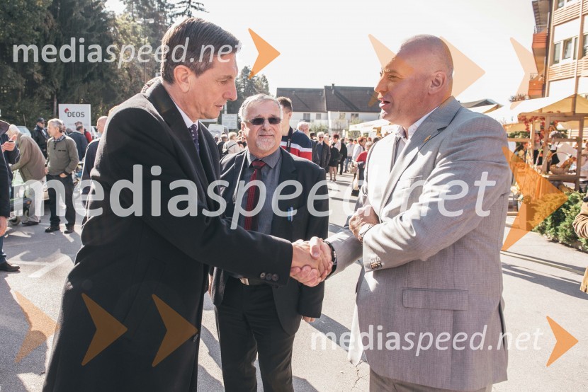  Borut Pahor, predsednik Republike Slovenije;  Bojan Kranjc, direktor družbe DEOS;  Robert Štaba, Predsednik Zavoda Varna pot»Mobilnost starejših, z leti gradimo na kvaliteti«, dogodek v centru starejših Medvode