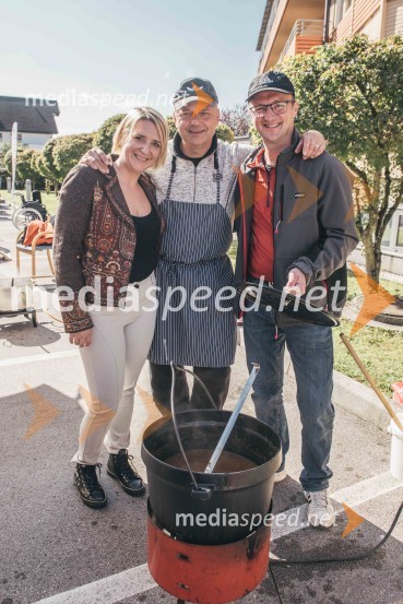  Tinkara Godec, direktorica centra Deos Center starejših Trnovo;  ... ;  ... »Mobilnost starejših, z leti gradimo na kvaliteti«, dogodek v centru starejših Medvode