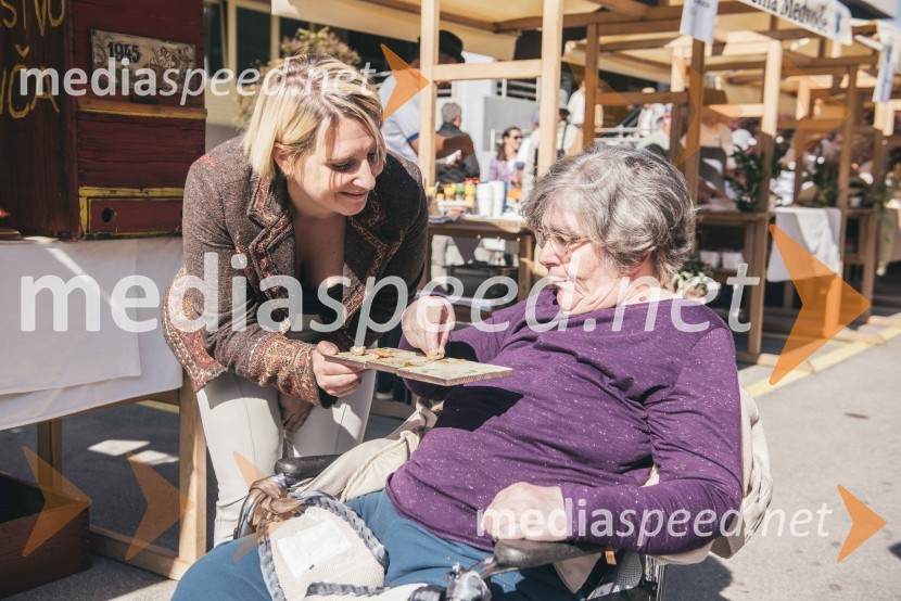  Tinkara Godec, direktorica centra Deos Center starejših Trnovo;  ... »Mobilnost starejših, z leti gradimo na kvaliteti«, dogodek v centru starejših Medvode