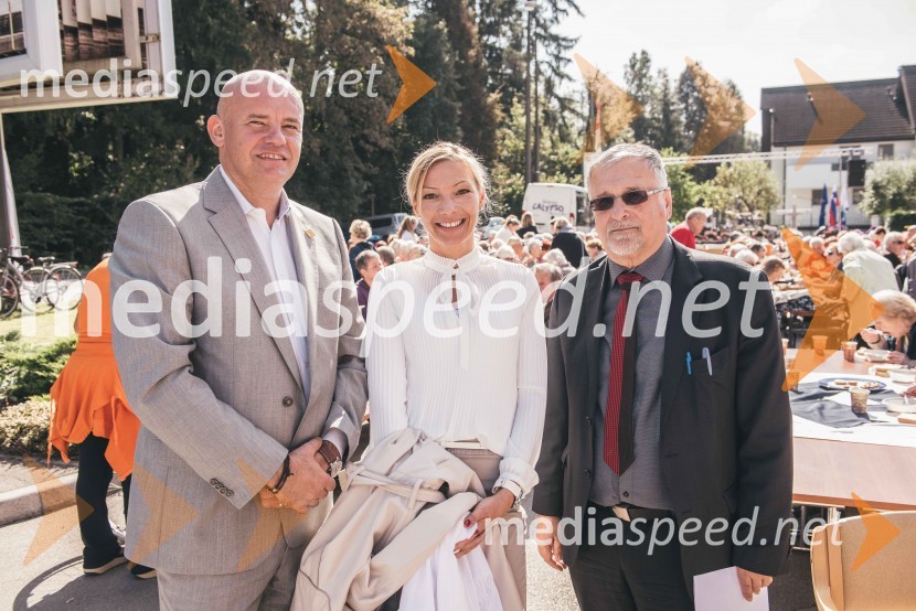  Robert Štaba, Predsednik Zavoda Varna pot;  Tina Remic, direktorica Moj Načrt;  Bojan Kranjc, direktor družbe DEOS»Mobilnost starejših, z leti gradimo na kvaliteti«, dogodek v centru starejših Medvode