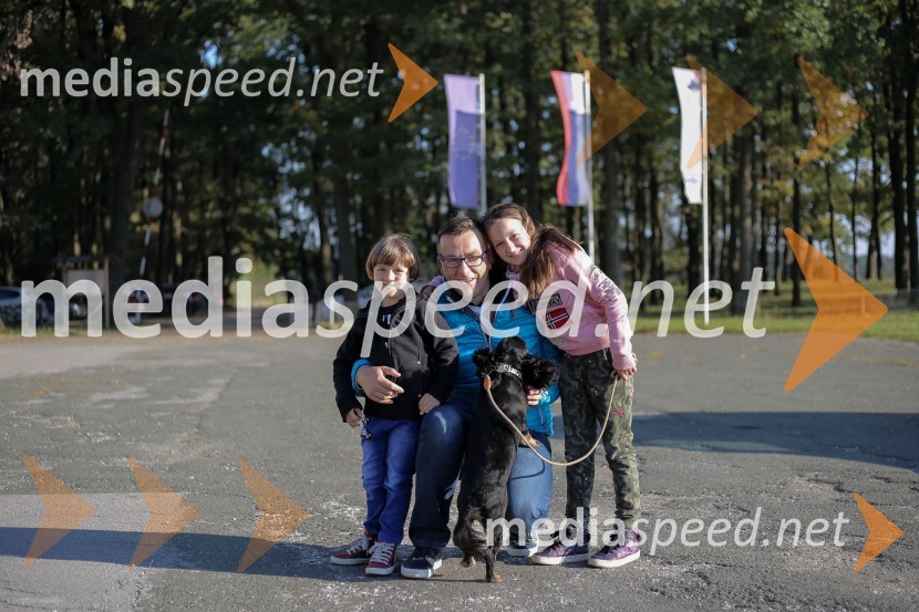  ... ; dr. Boris Onišak,  estetski kirurg;  ... Jesenski piknik, Estetika Nobilis