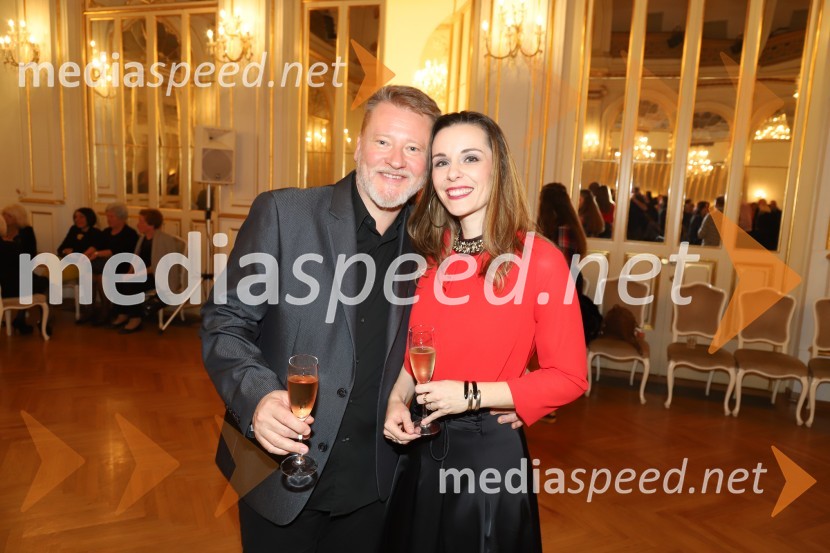  Saša Olenjuk, koncertni mojster;  Valentina Čuden, operna pevkaNabucco, premiera opere