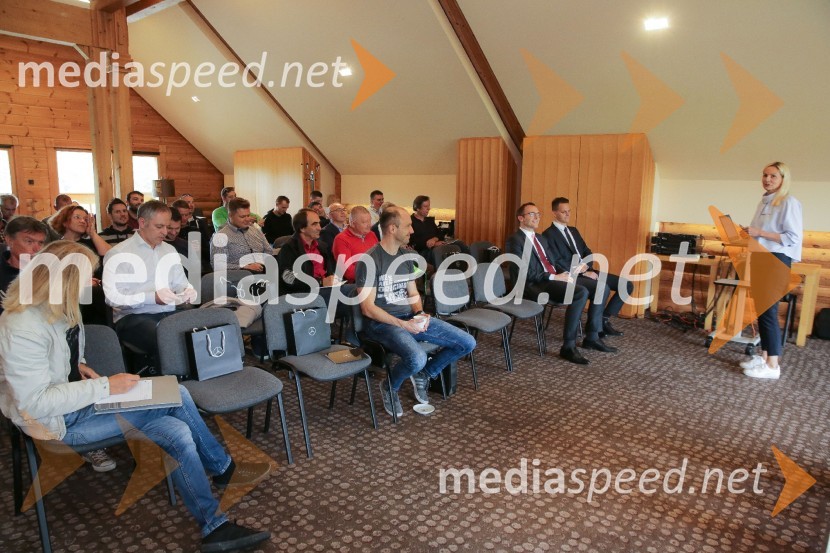 Mercedes-Benz razred C (facelift), slovenska predstavitev