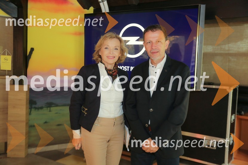  Zdenka Ban Fišinger, direktorica Živalskega vrta Ljubljana;  Borut Gazvoda, direktor, Opel SlovenijaOpel Combo Life, slovenska predstavitev