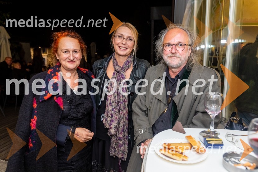  Marinka Poštrak,  umetniška vodja Prešernovega gledališča Kranj;  Darja Reichman, igralka;  ... Prerok, premiera predstave