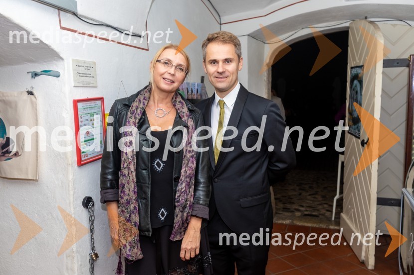  Darja Reichman, igralka;  Milan Golob, vodja marketinga in odnosov z javnostmi PGKPrerok, premiera predstave