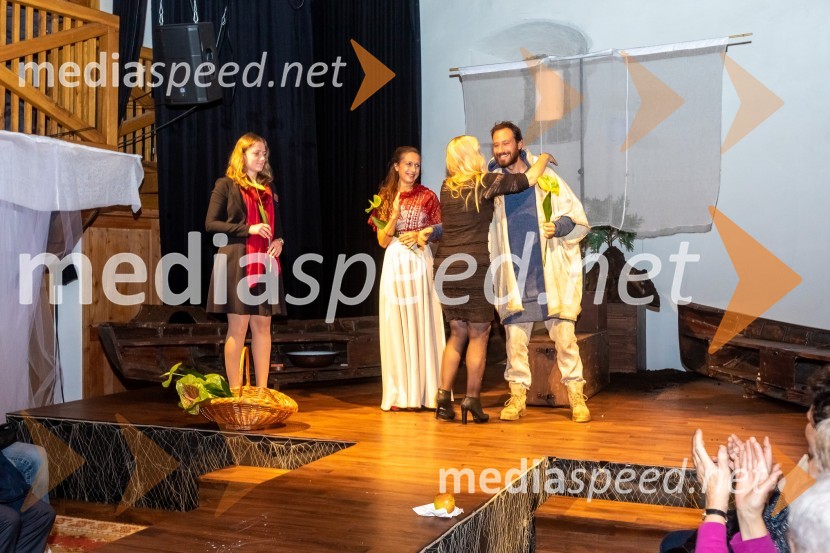  Maruša Oblak, igralka;  Barbara Pia Jenič, režiserka;  Miha Rodman, igralecPrerok, premiera predstave