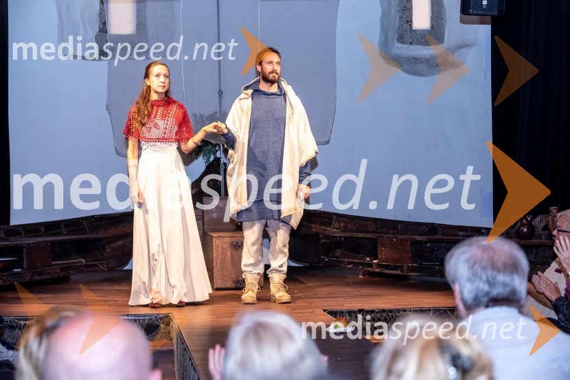  Maruša Oblak, igralka;  Miha Rodman, igralecPrerok, premiera predstave