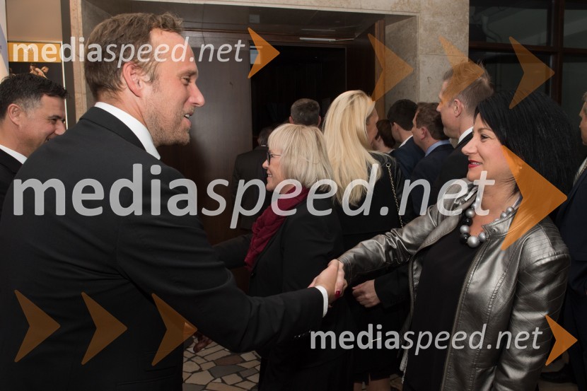  Uroš Hakl, direktor družbe Večer, d.o.o.;  ... Znana so najuspešnejša Pomurska podjetja leta 2017