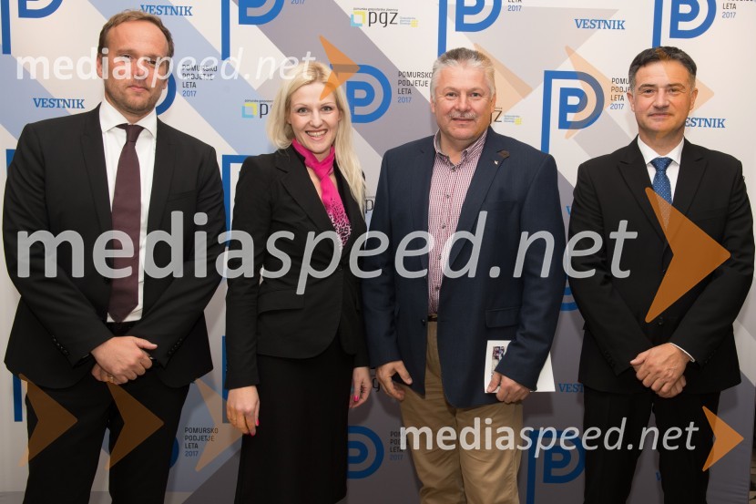  Uroš Hakl, direktor družbe Večer, d.o.o.;  ... ;  ... ;  Robert Grah, direktor, Pomurska gospodarska zbornicaZnana so najuspešnejša Pomurska podjetja leta 2017