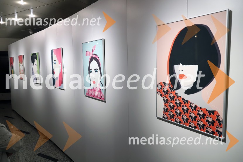 Otvoritev razstave umetniških del Mojce KrajncOtvoritev razstave umetniških del Mojce Krajnc