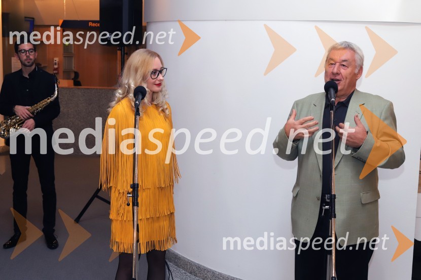  Mojca Krajnc, ilustratorka;  Iztok Premrov, umetnostni zgodovinar, likovni kritikOtvoritev razstave umetniških del Mojce Krajnc