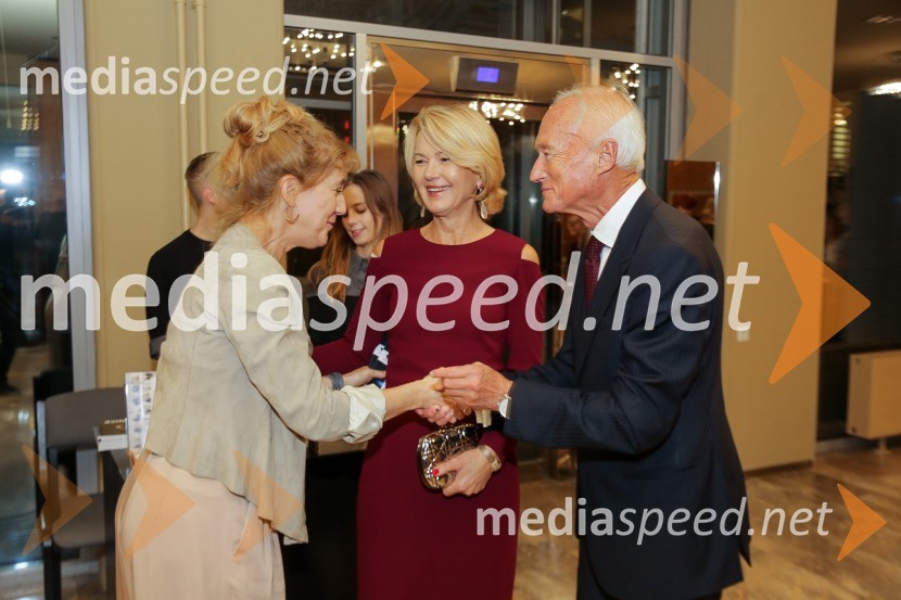  Barbara Hieng Samobor, direktorica MGL;  Nevenka Črešnar Pergar, lastnica in direktorica podjetja NP Consulting;  Janez  Pergar, prokurist NP ConsultingKresnice, premiera predstave