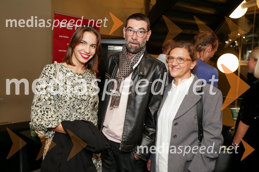  Klara Kastelec, igralka;  Matjaž Pograjc, režiser;  Irena Androjna , lektoricaKresnice, premiera predstave