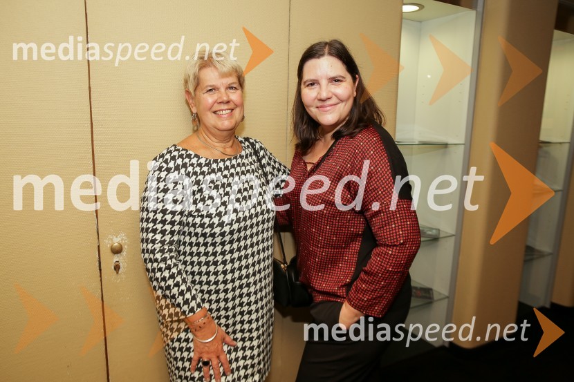  ... ;  Teja Pelko, novinarka, Svet24Kresnice, premiera predstave