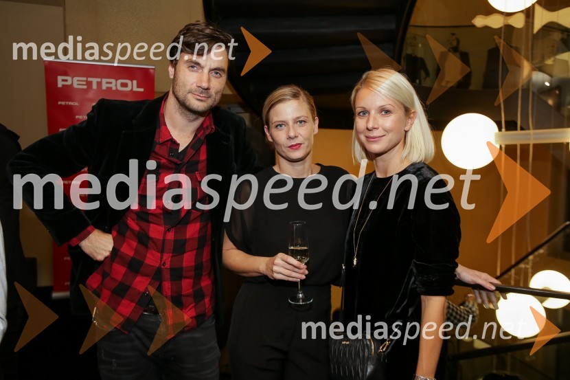  ... ;  ... ;  Tjaša  Železnik, igralkaKresnice, premiera predstave