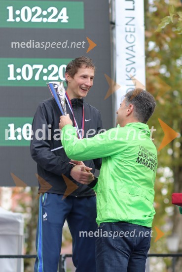  Mitja  Krevs, tekač;  ... Na 23. ljubljanskem maratonu slavila Etiopijec in Kenijka