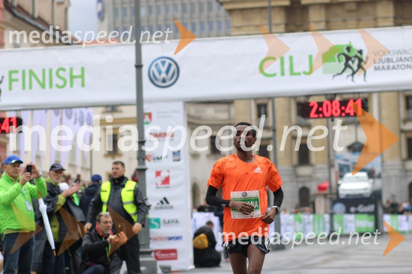  Abraha Adihana Gebretsadik, tekačNa 23. ljubljanskem maratonu slavila Etiopijec in Kenijka