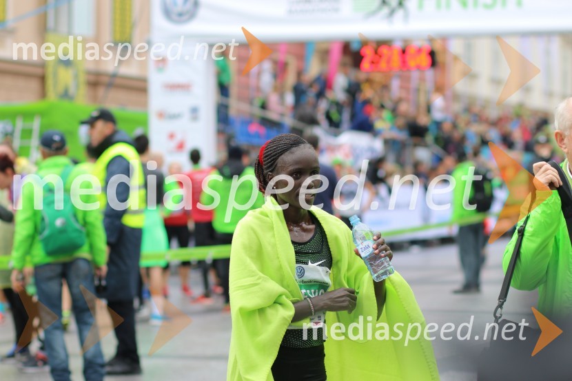  Visiline Jepkesho, tekačicaNa 23. ljubljanskem maratonu slavila Etiopijec in Kenijka