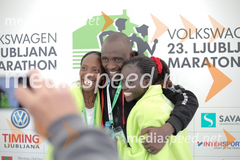  Selly Chepyego, tekačica;  ... ;  Visiline Jepkesho, tekačicaNa 23. ljubljanskem maratonu slavila Etiopijec in Kenijka