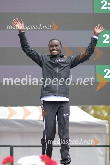  Visiline Jepkesho, tekačicaNa 23. ljubljanskem maratonu slavila Etiopijec in Kenijka
