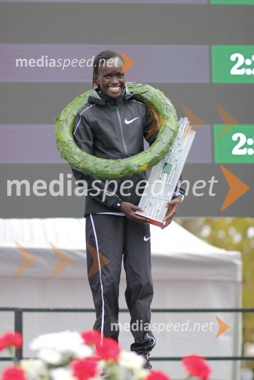  Visiline Jepkesho, tekačicaNa 23. ljubljanskem maratonu slavila Etiopijec in Kenijka