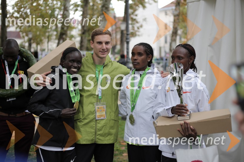  Visiline Jepkesho, tekačica;  ... ;  Dibabe Kuma, tekačica;  Selly Chepyego, tekačicaNa 23. ljubljanskem maratonu slavila Etiopijec in Kenijka