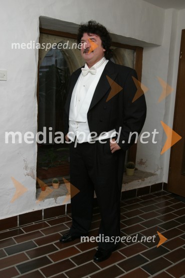 Janez Lotrič, operni pevecJanez Lotrič, operni pevec