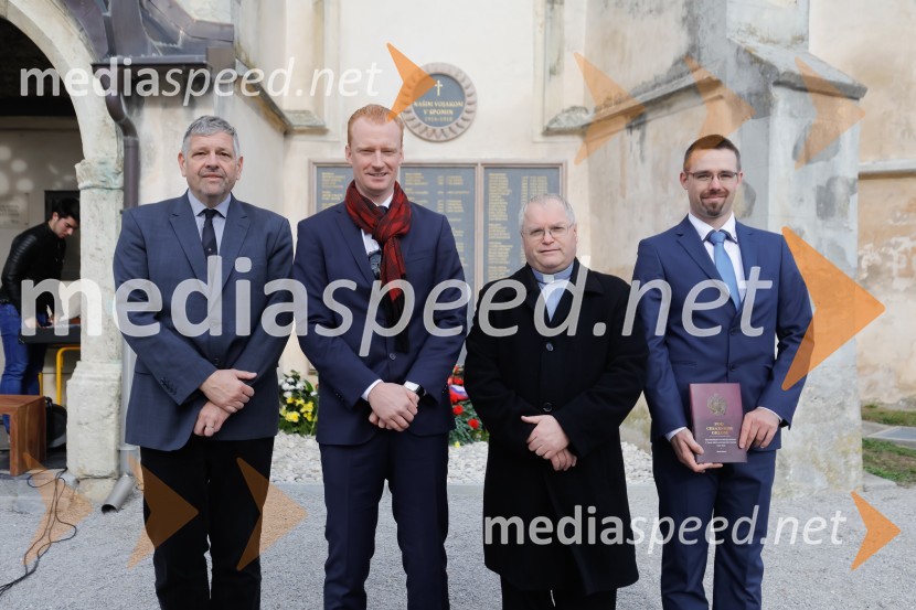  Marko Štepec, muzejski svetnik, vodja kustosov, Muzej novejše zgodovine Slovenije;  Matej Sodin, direktor podjetja Reitenburg d.o.o.;  Peter Kurent, predstavnik župnijskega pastoralnega sveta;  Miha Šimac,  zgodovinar, teolog, avtor knjigOdkritje spomenika ob 100.letnici konca 1. svetovne vojne v spomin 101. padlem vojaku