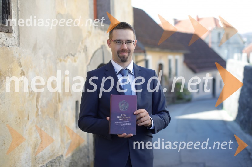  Miha Šimac,  zgodovinar, teolog, avtor knjigOdkritje spomenika ob 100.letnici konca 1. svetovne vojne v spomin 101. padlem vojaku
