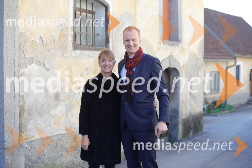  Urša Manček, DIOGENA d.o.o.;  Matej Sodin, direktor podjetja Reitenburg d.o.o.Odkritje spomenika ob 100.letnici konca 1. svetovne vojne v spomin 101. padlem vojaku